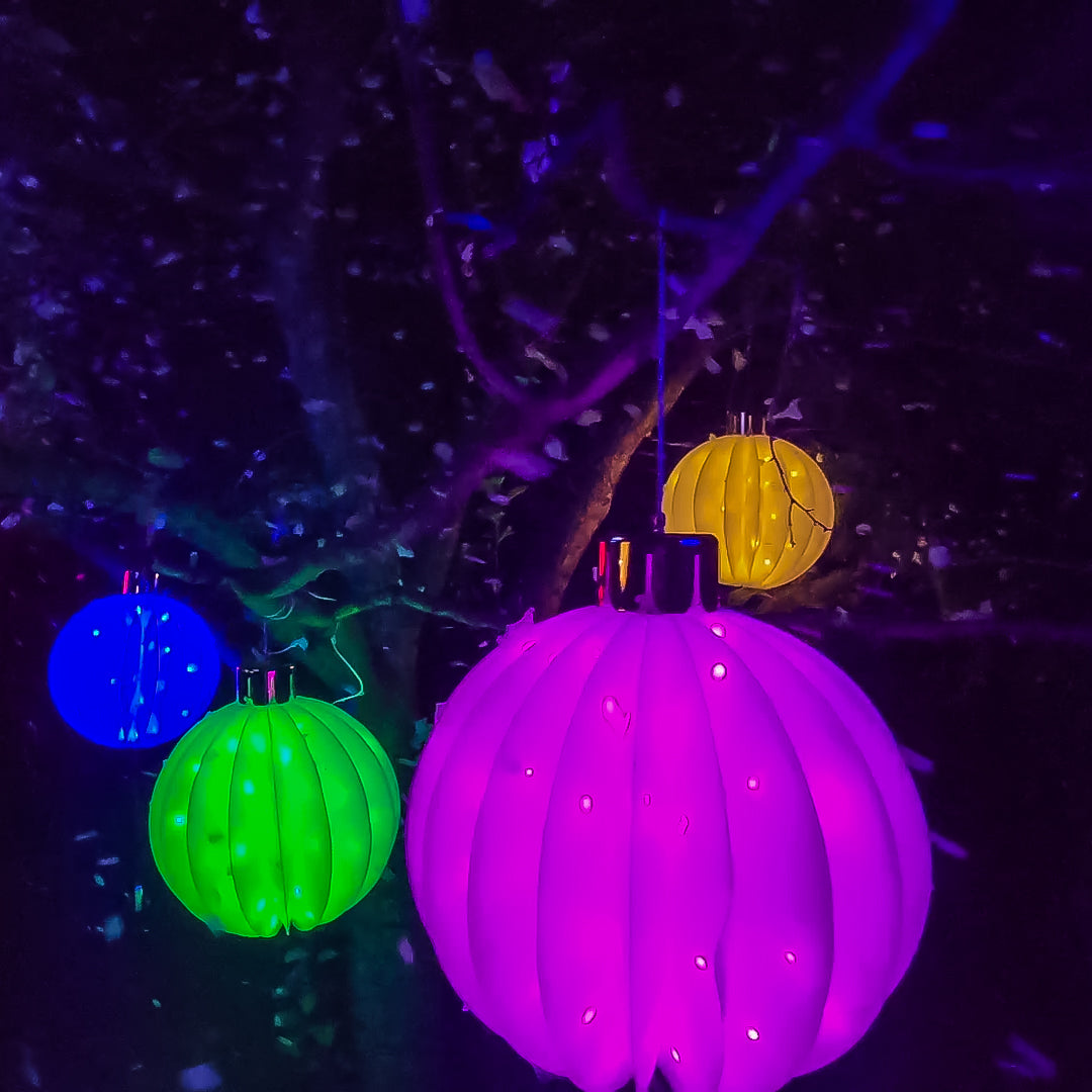 Flipo Twinklers™ Orb | 18" Indoor & Outdoor Foldable Lighted Orb