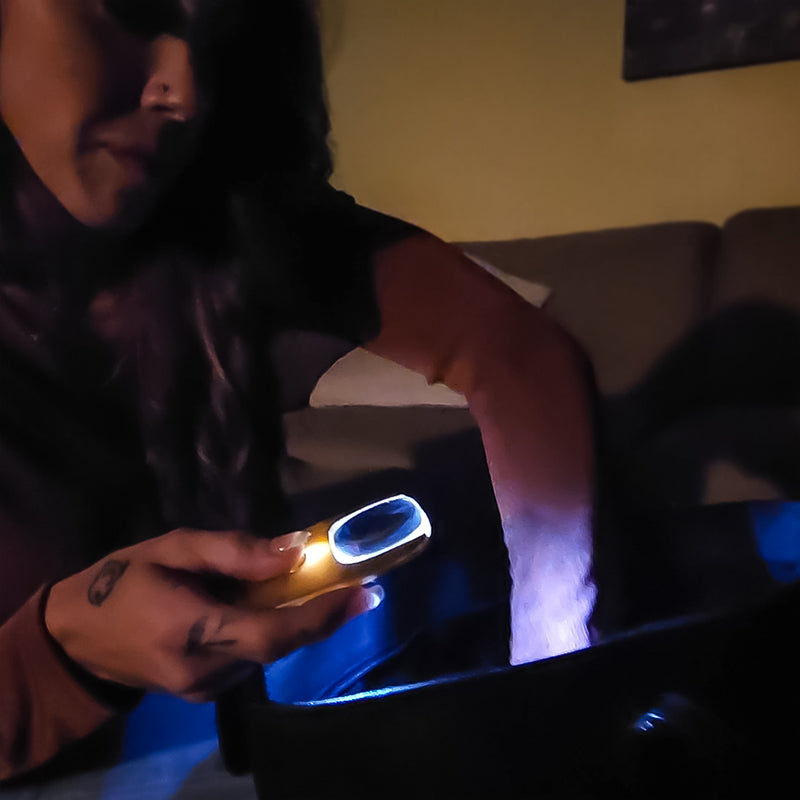 Flipo Pocket Zoom™ Recharge | Mini Magnifier With LED Light